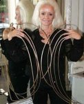 http://forummamici.ro/comunitate/uploads/thumbs/11455_world-record-longest-fingernails.jpg