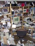 http://forummamici.ro/comunitate/uploads/thumbs/1476_messy_desk_contest_winner.jpg